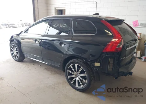 2016 Volvo Xc60 T6 Platinum z USA, uszkodzony, nr VIN YV4902RM6G2812102